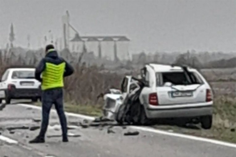 OTEO DETE IZ VRTIĆA, PA SE NAMERNO ZAKUCAO U KAMION? Jezivi detalji saobraćajne nesreće kod Vršca, u kojoj su stradali otac (35) i sin (2)