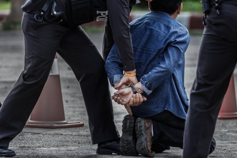 UHAPŠEN DIVLJAK! Pregasio pred ponoć četiri osobe kod pešačkog prelaza, jedna u KRITIČNOM STANJU