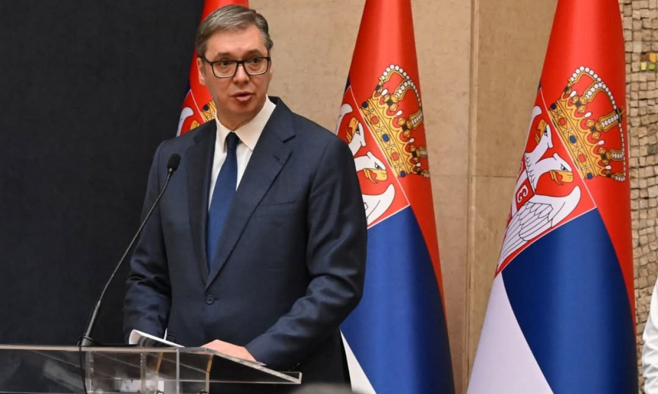 Predsednik Vučić građanima čestitao Novu godinu